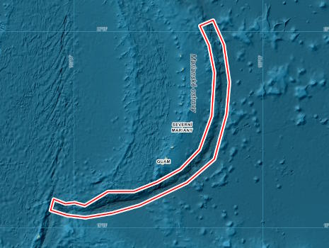 Zdjęcie satelitarne Rowu Mariańskiego an Oceanie Spokojnym.