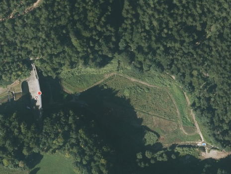 Widok satelitarny na zaporę w Międzygórze